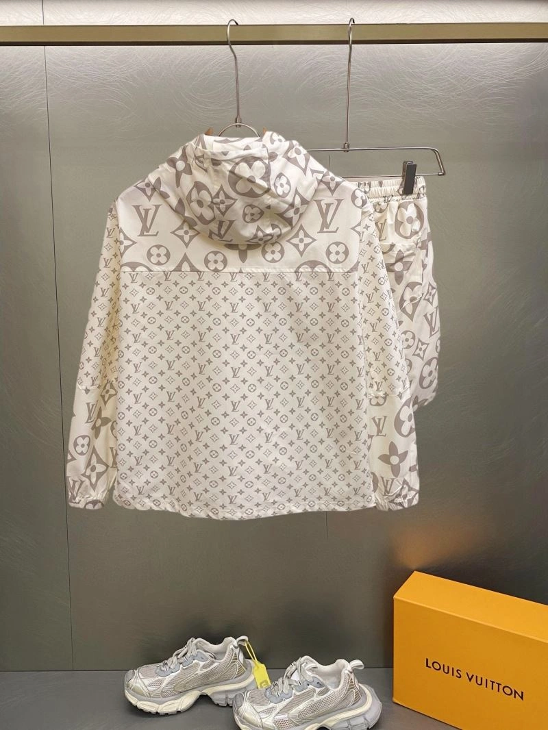 Flexible Louis Vuitton Sunscreen Jacket 132684