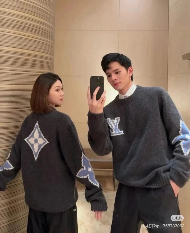 SmartChoice Louis Vuitton Sweaters 138506