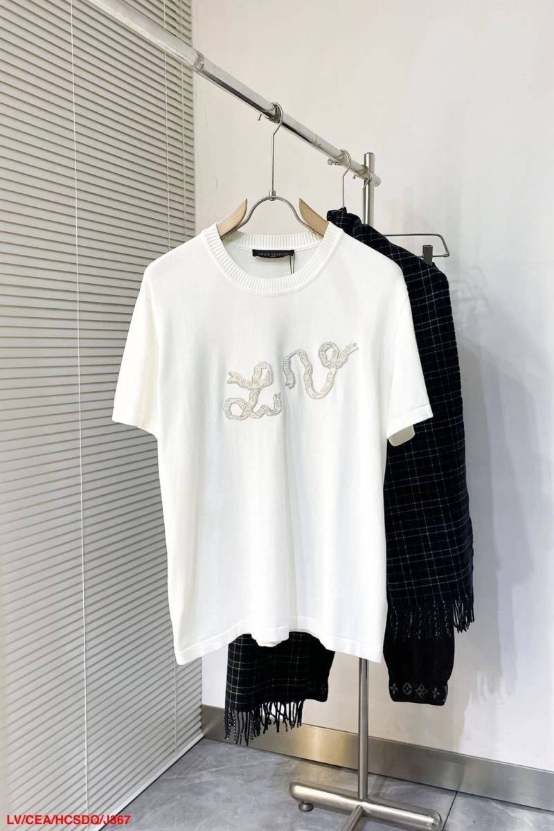 Minimalist Louis Vuitton Sweaters 138909