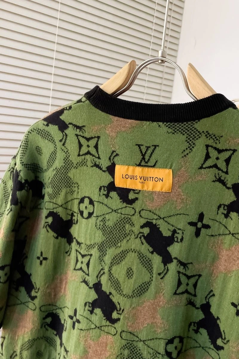 OdorResistant Louis Vuitton Sweaters 138935
