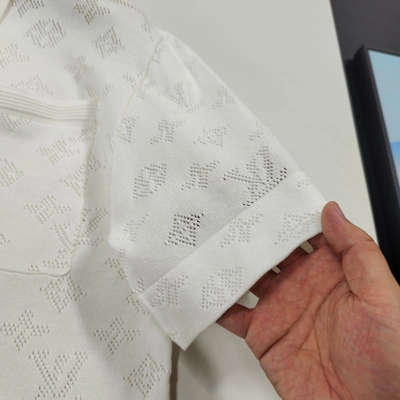 TravelReady Louis Vuitton Sweaters 137344