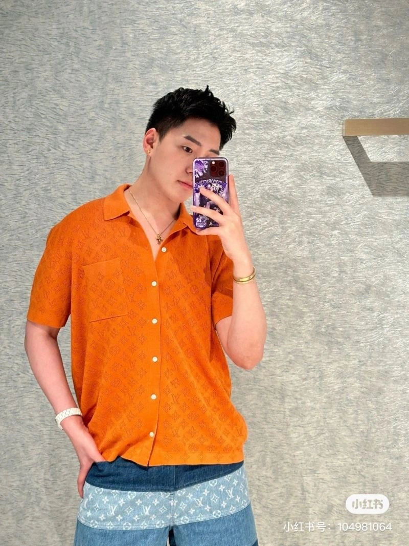 TravelReady Louis Vuitton Sweaters 137344