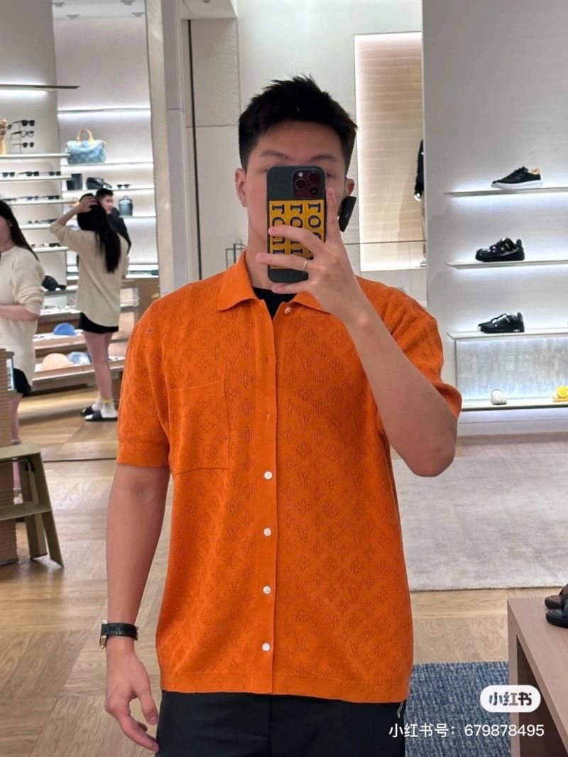 TravelReady Louis Vuitton Sweaters 137344