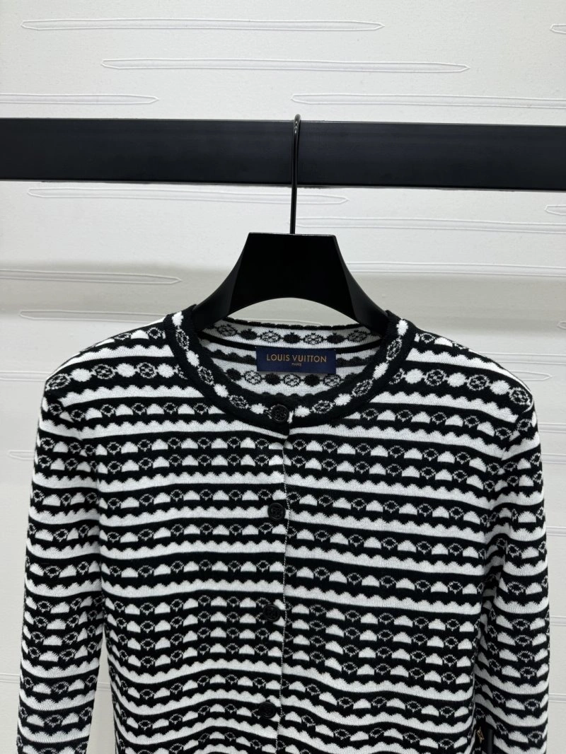 Neat Louis Vuitton Sweaters 131661