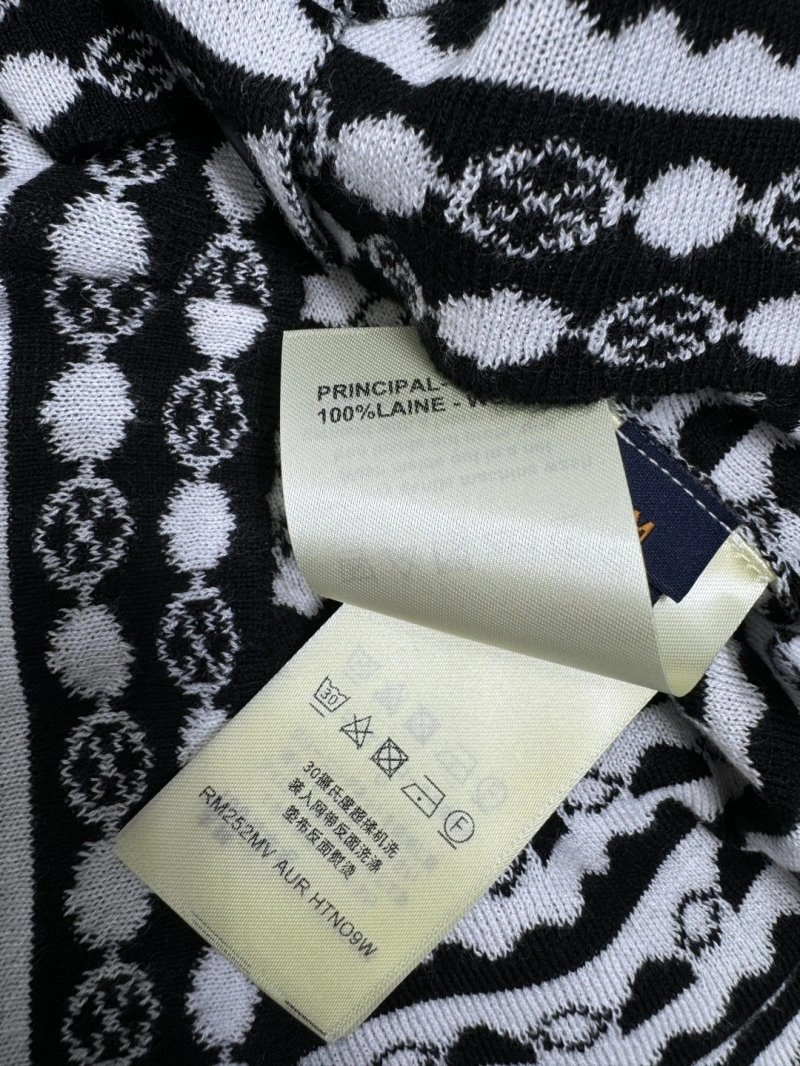 Neat Louis Vuitton Sweaters 131661
