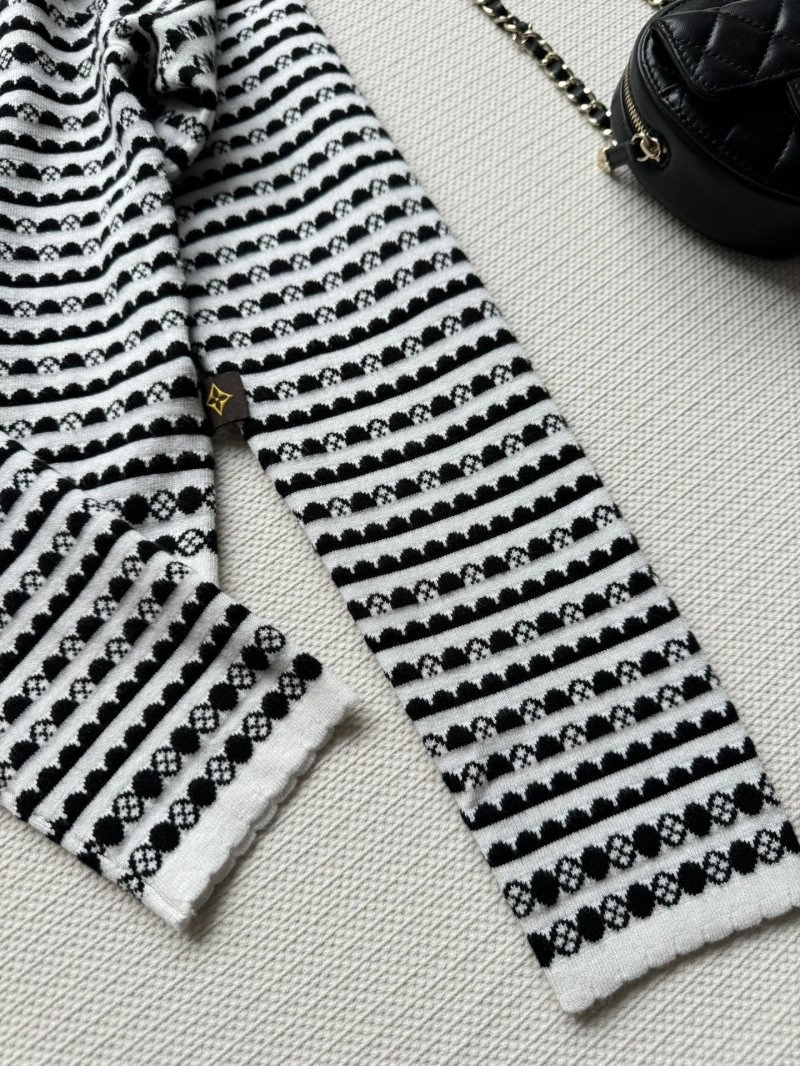 Louis Vuitton Sweaters Bright 130581