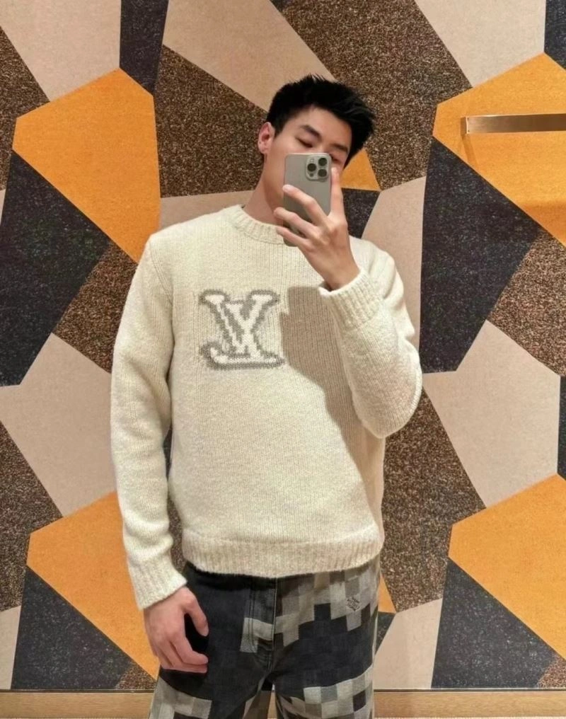 Snug Louis Vuitton Sweaters 135748