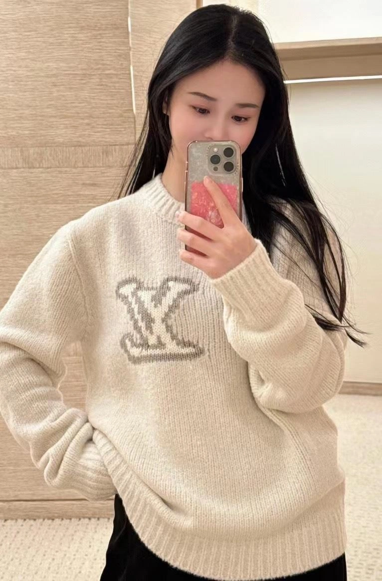 Snug Louis Vuitton Sweaters 135748