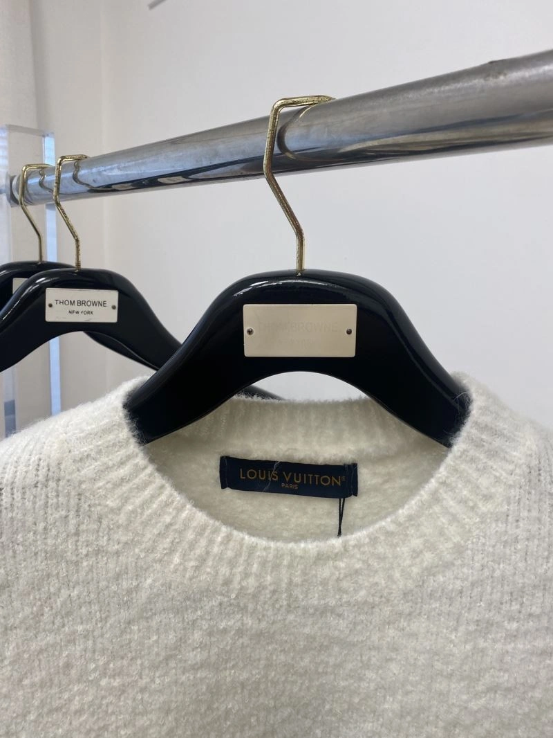 Snug Louis Vuitton Sweaters 135748