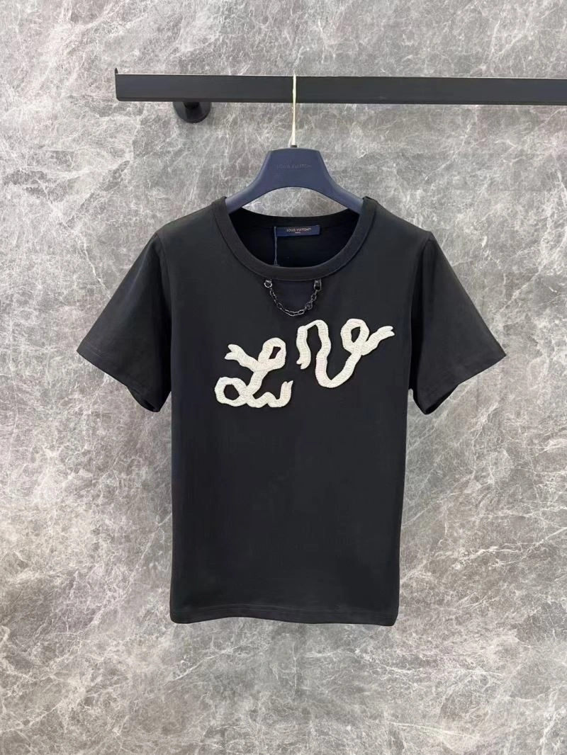 Lightweight Louis Vuitton T-Shirts 138796