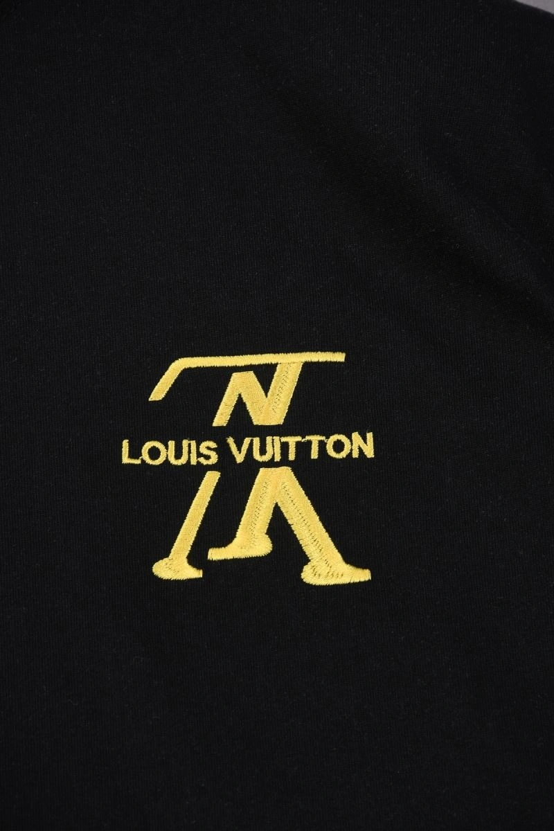 Sporty Louis Vuitton T-Shirts 138795
