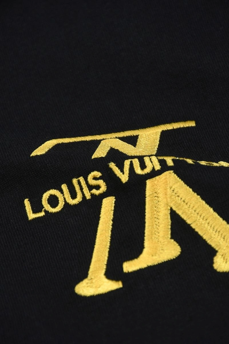 Sporty Louis Vuitton T-Shirts 138795