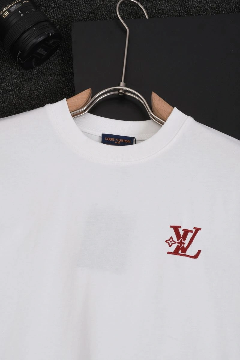 Louis Vuitton T-Shirts Casual 138783
