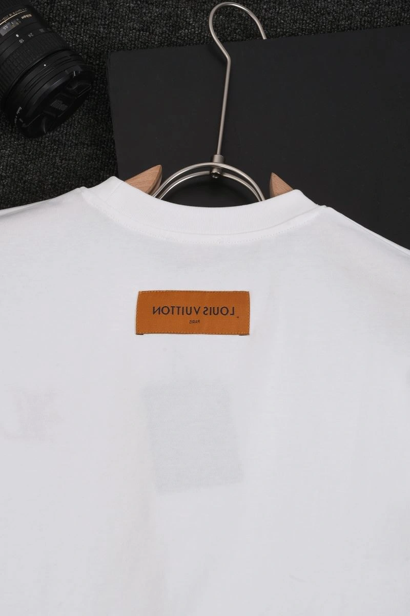 Louis Vuitton T-Shirts Casual 138783