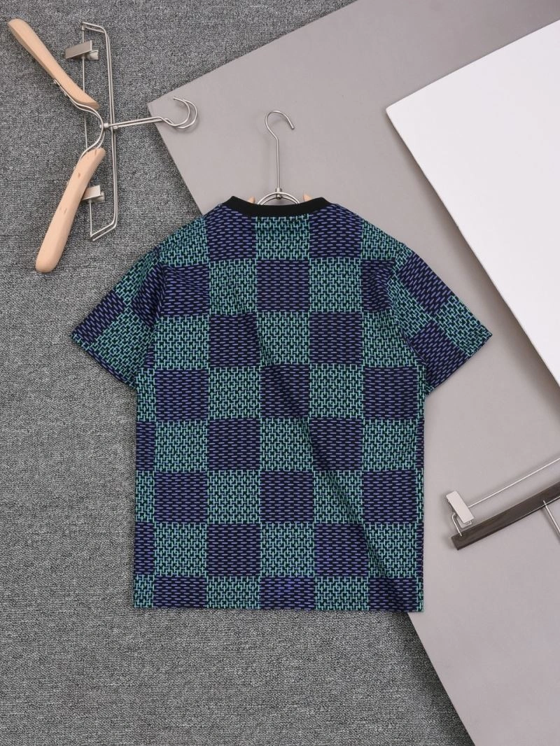 Premium Louis Vuitton T-Shirts 138781