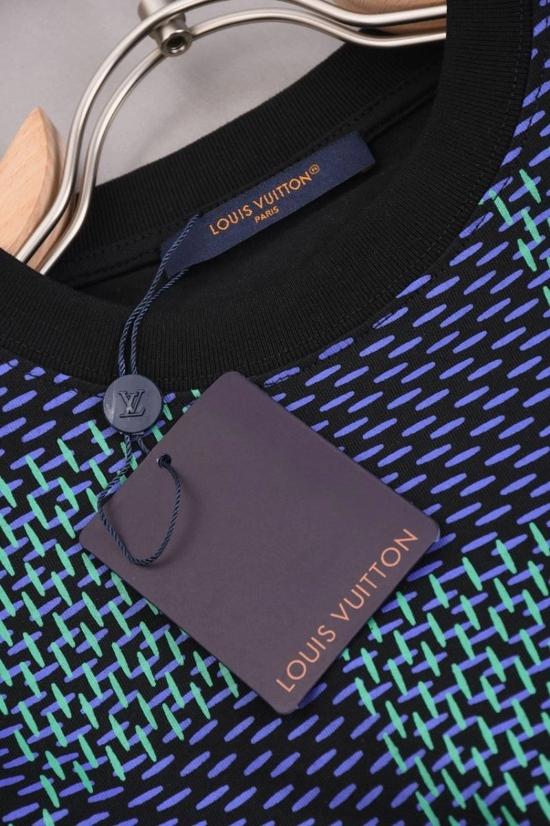Premium Louis Vuitton T-Shirts 138781