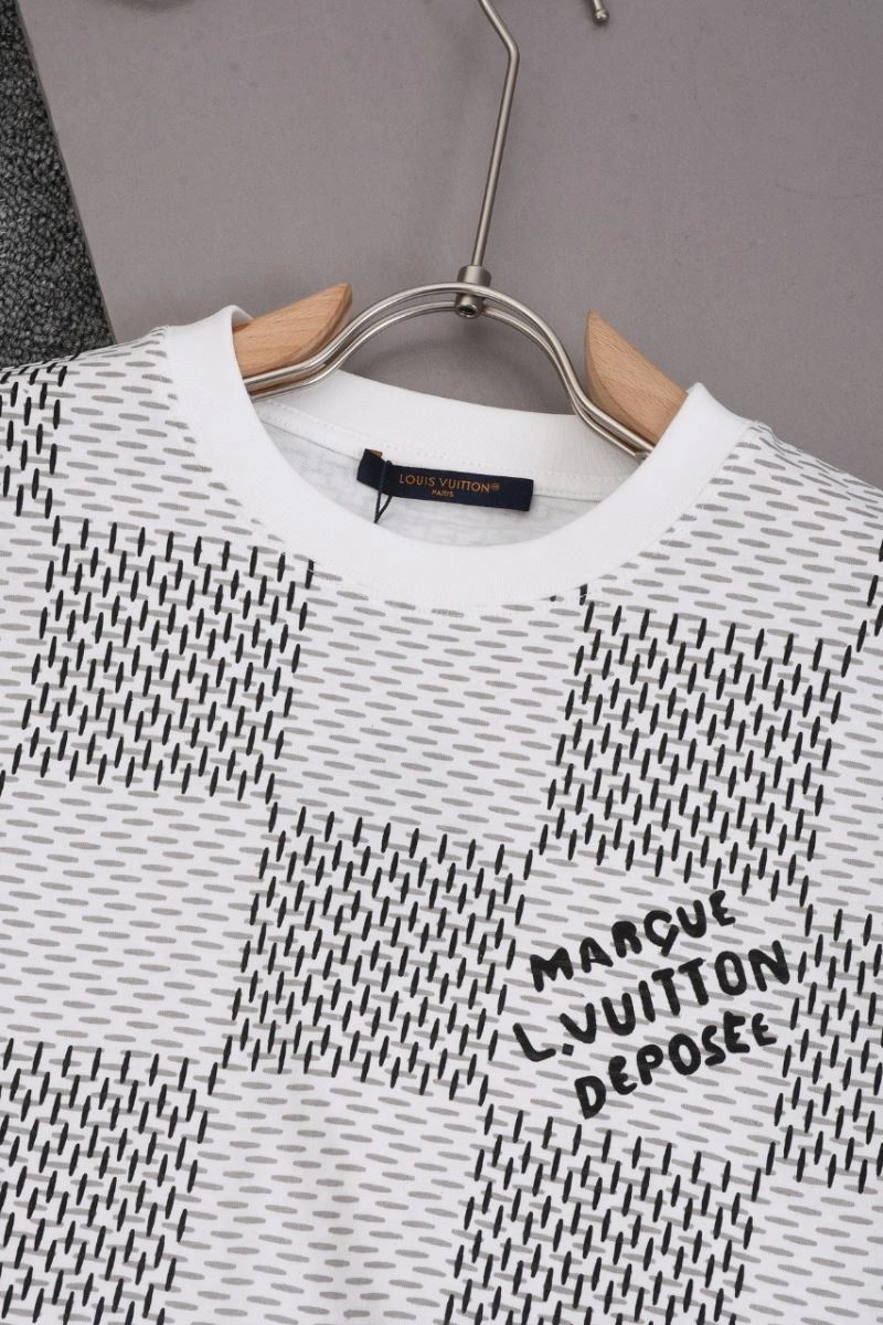 Neat Louis Vuitton T-Shirts 138788