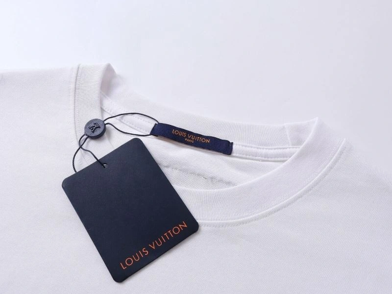 Sustainable Louis Vuitton T-Shirts 139218