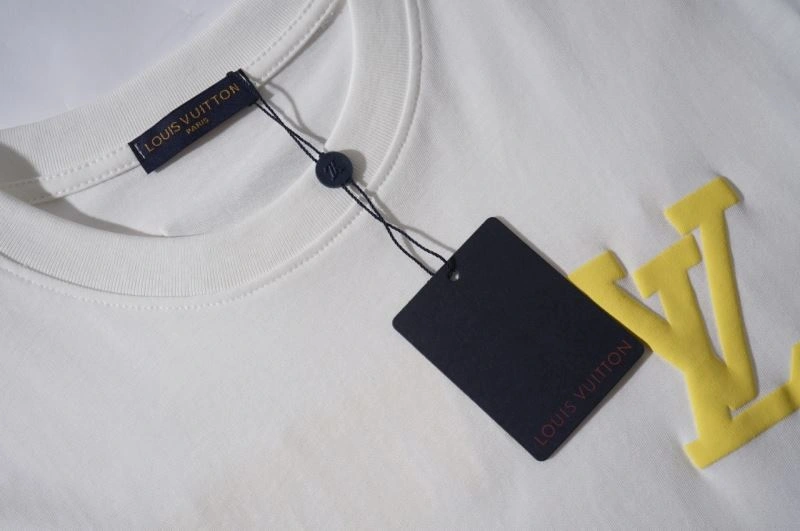 Louis Vuitton T-Shirts Breathable 139210