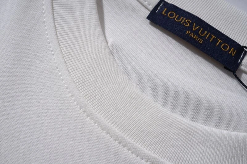 Louis Vuitton T-Shirts Breathable 139210