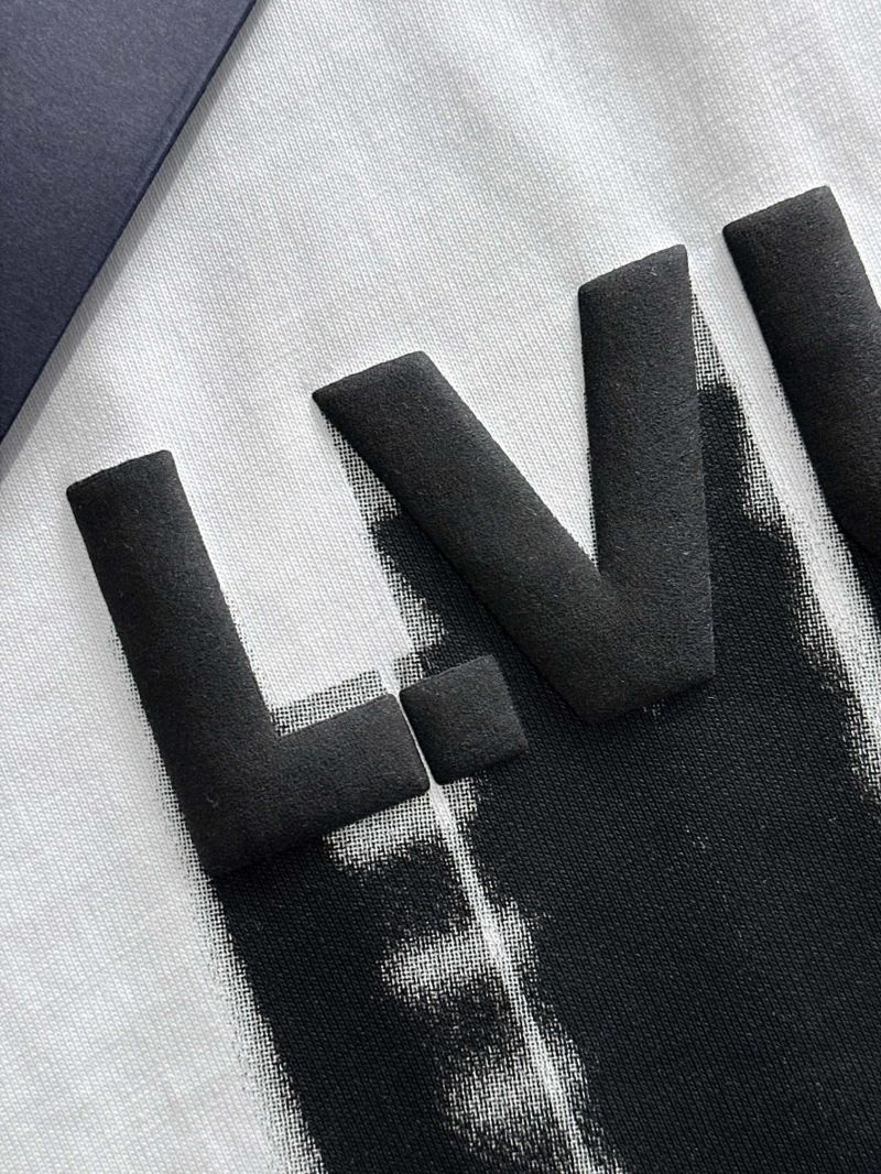 Durable Louis Vuitton T-Shirts 139209