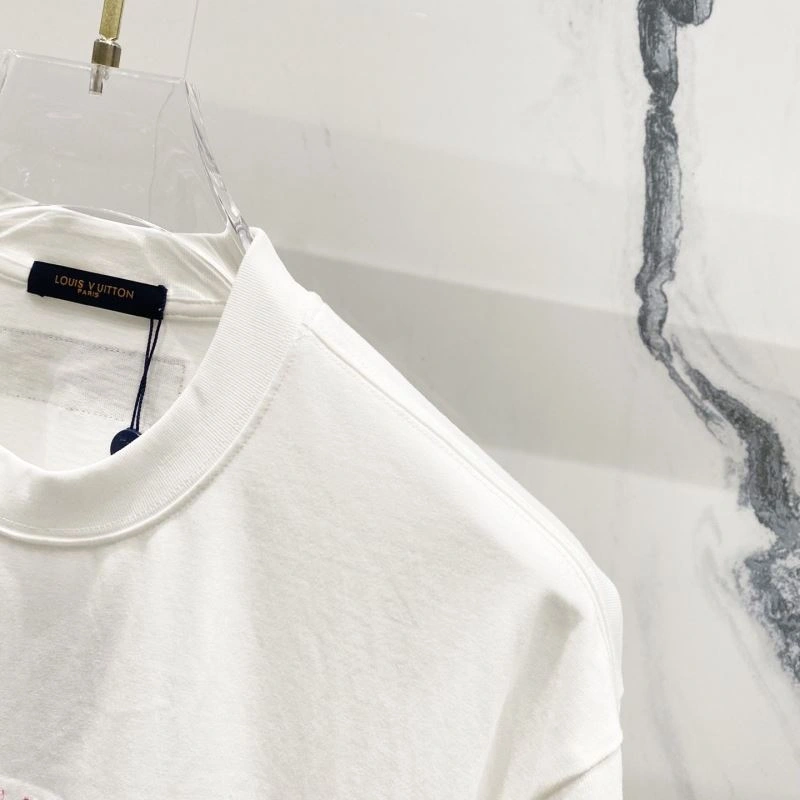 Louis Vuitton T-Shirts Trendsetting 132169