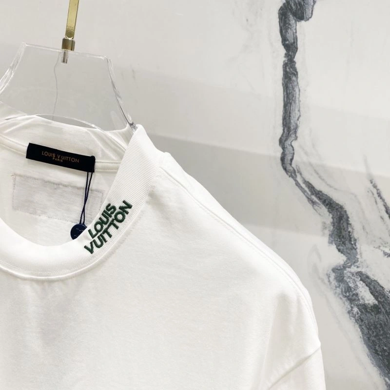 Louis Vuitton T-Shirts Fashionable 132179