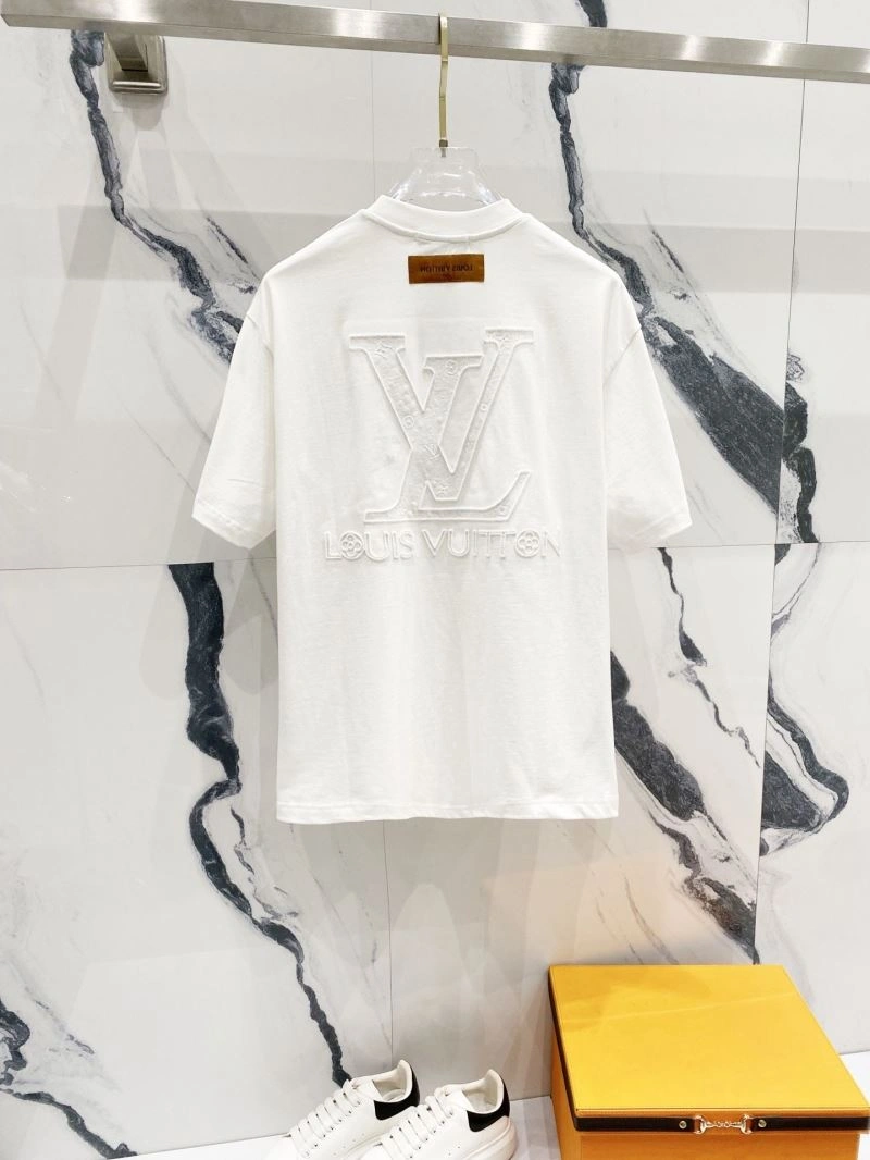 Neat Louis Vuitton T-Shirts 132177