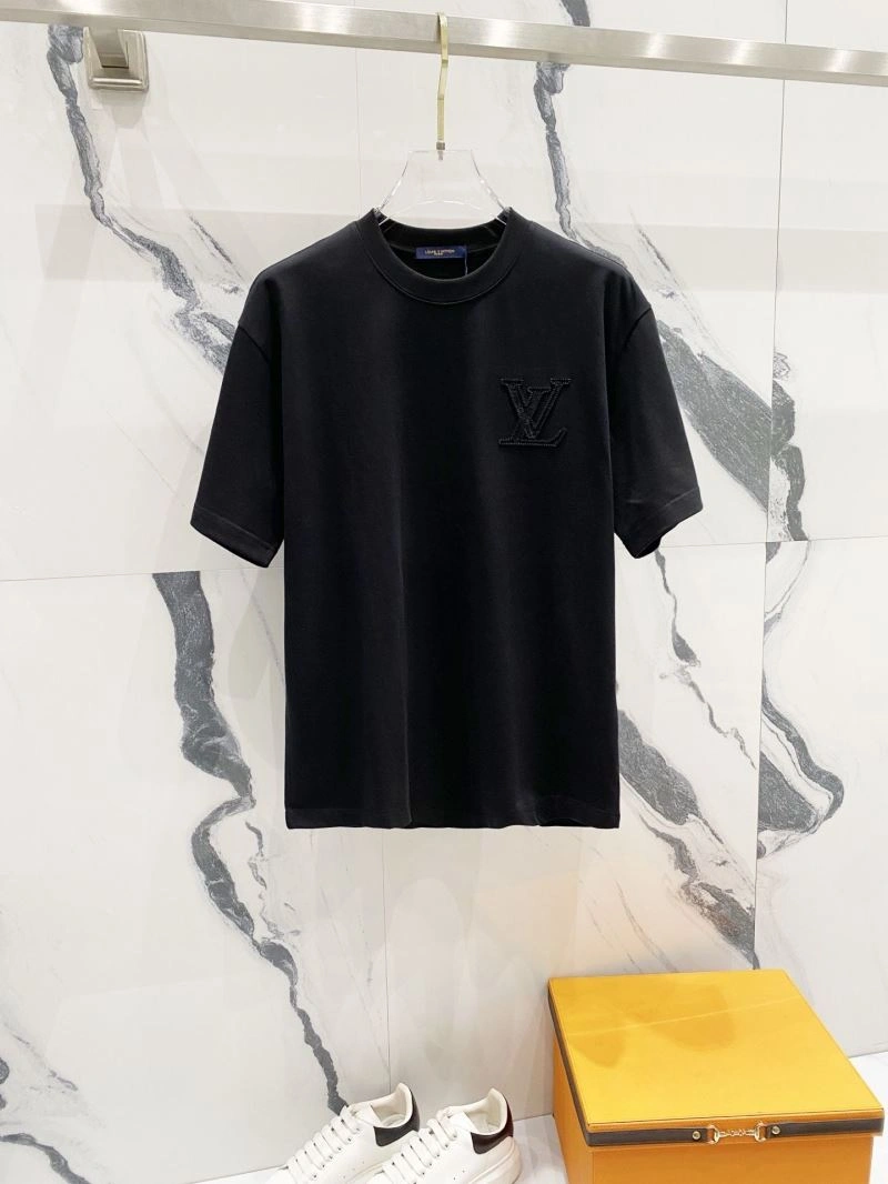 Neat Louis Vuitton T-Shirts 132177