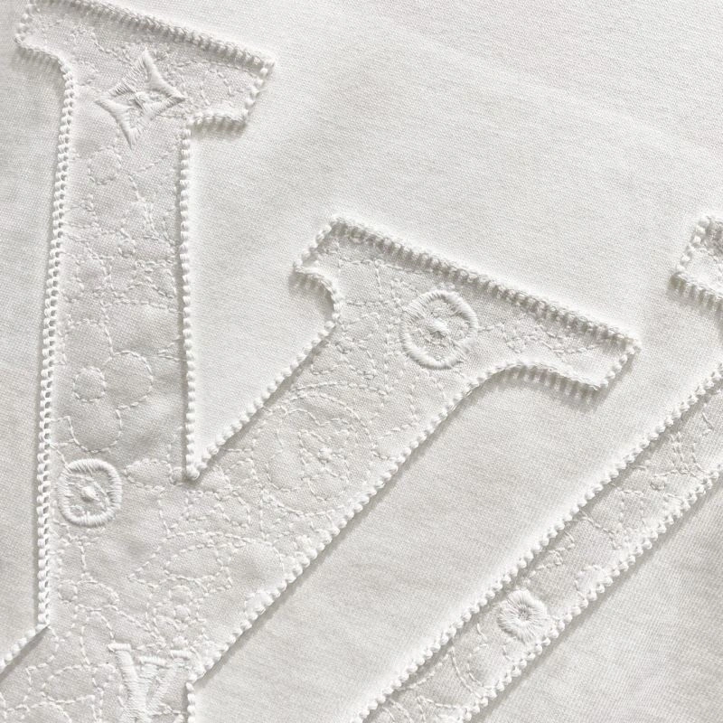 Neat Louis Vuitton T-Shirts 132177