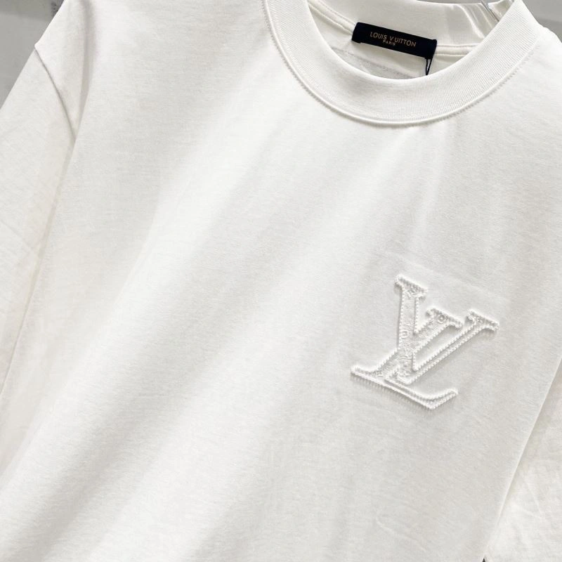 Neat Louis Vuitton T-Shirts 132177