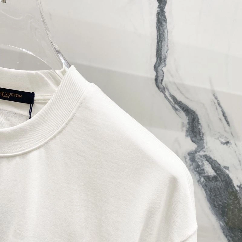 Neat Louis Vuitton T-Shirts 132177