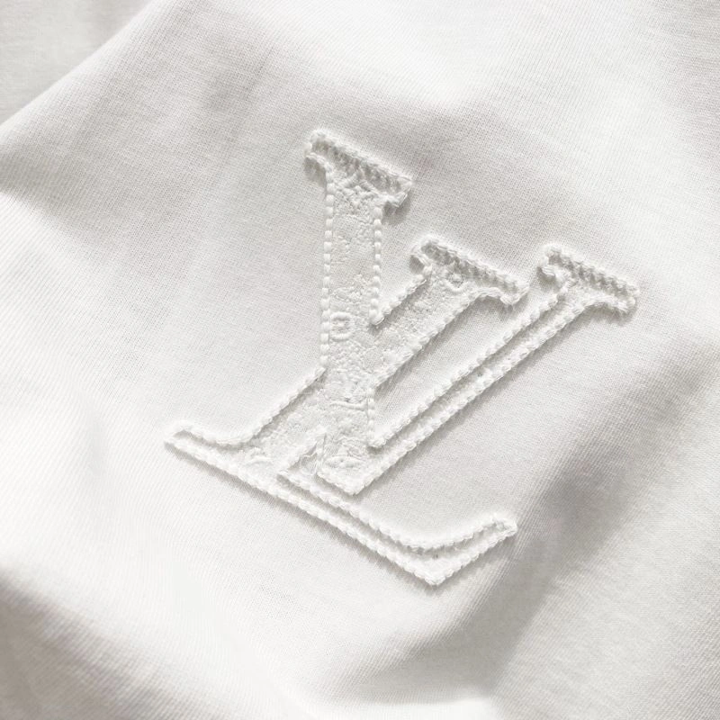 Neat Louis Vuitton T-Shirts 132177