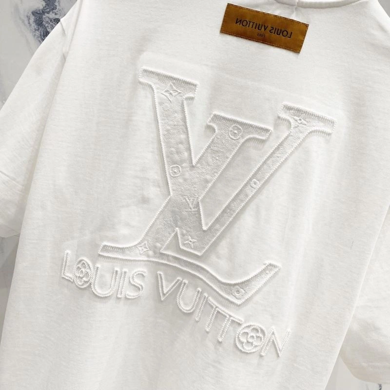 Neat Louis Vuitton T-Shirts 132177