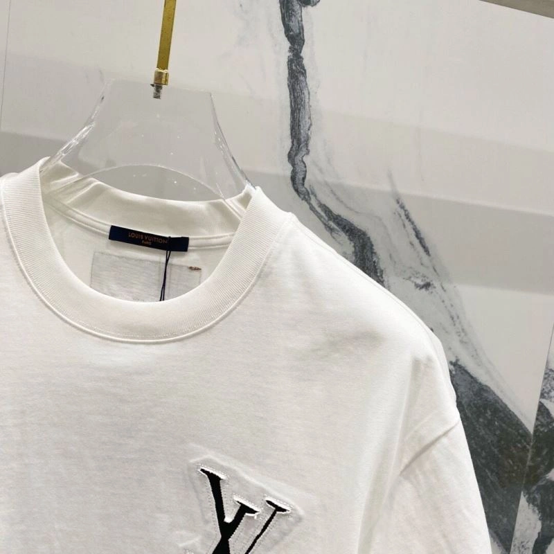 Louis Vuitton T-Shirts ComfortFit 132155