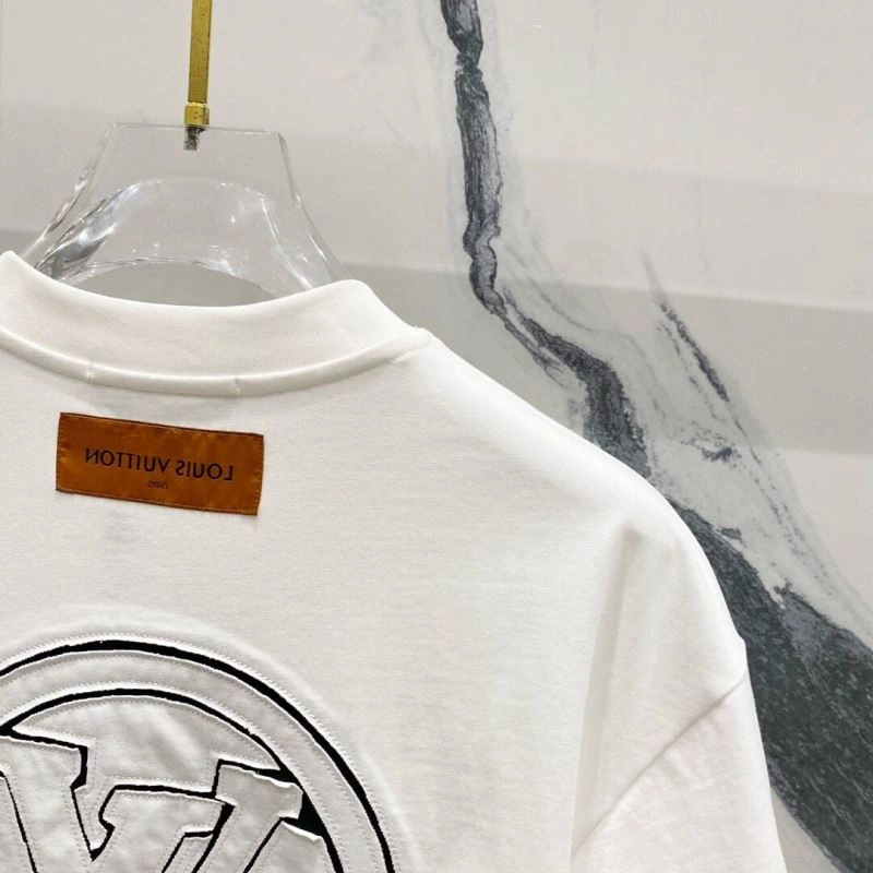 Louis Vuitton T-Shirts ComfortFit 132155