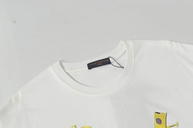Louis Vuitton T-Shirts Casual 132157