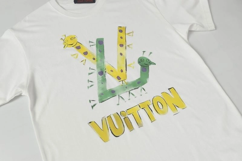 Louis Vuitton T-Shirts Casual 132157
