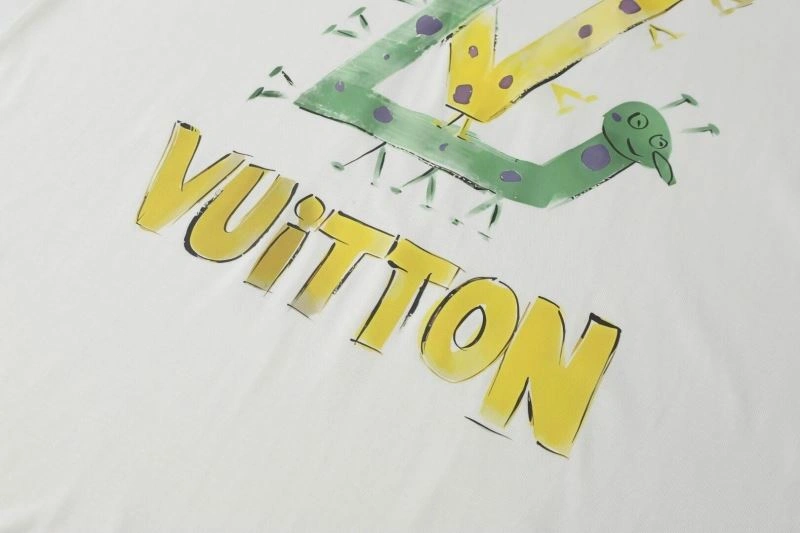 Louis Vuitton T-Shirts Casual 132157
