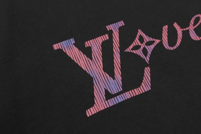 Louis Vuitton T-Shirts Casual 132154
