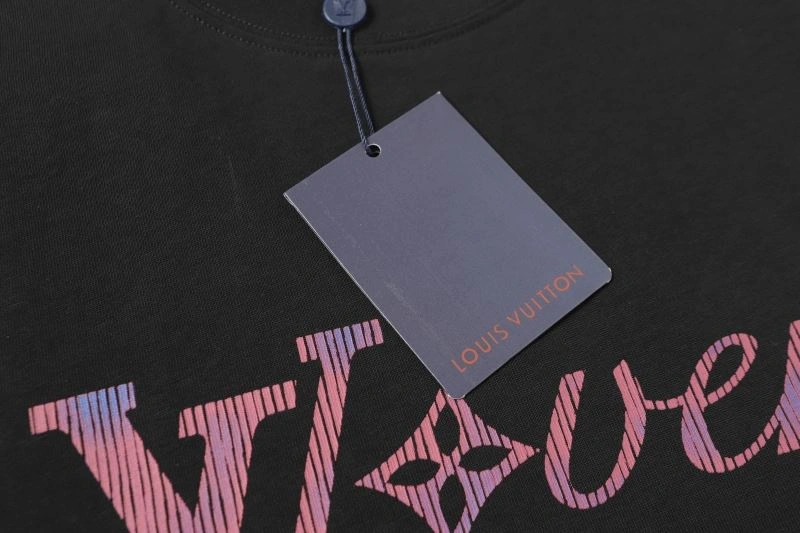 Louis Vuitton T-Shirts Casual 132154