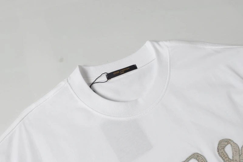 Stylish Louis Vuitton T-Shirts 132143