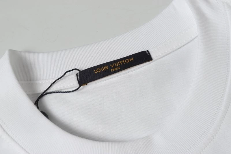 Stylish Louis Vuitton T-Shirts 132143