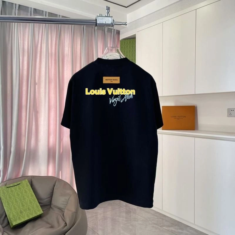 Louis Vuitton T-Shirts Sophisticated 132140