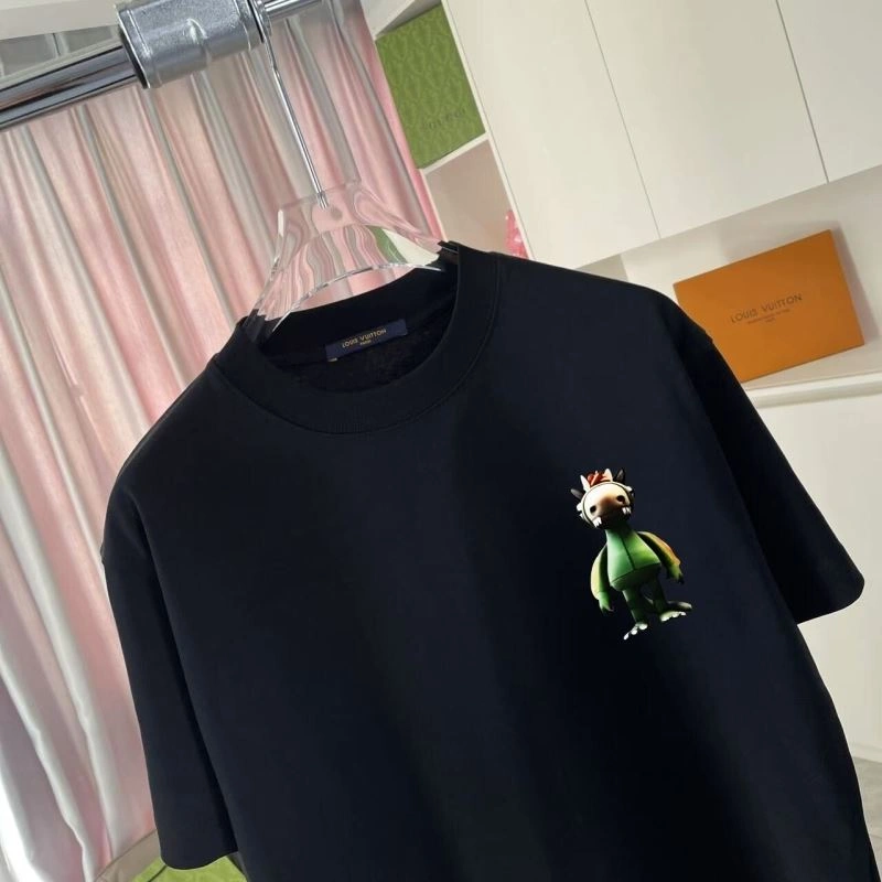 Louis Vuitton T-Shirts Sophisticated 132140