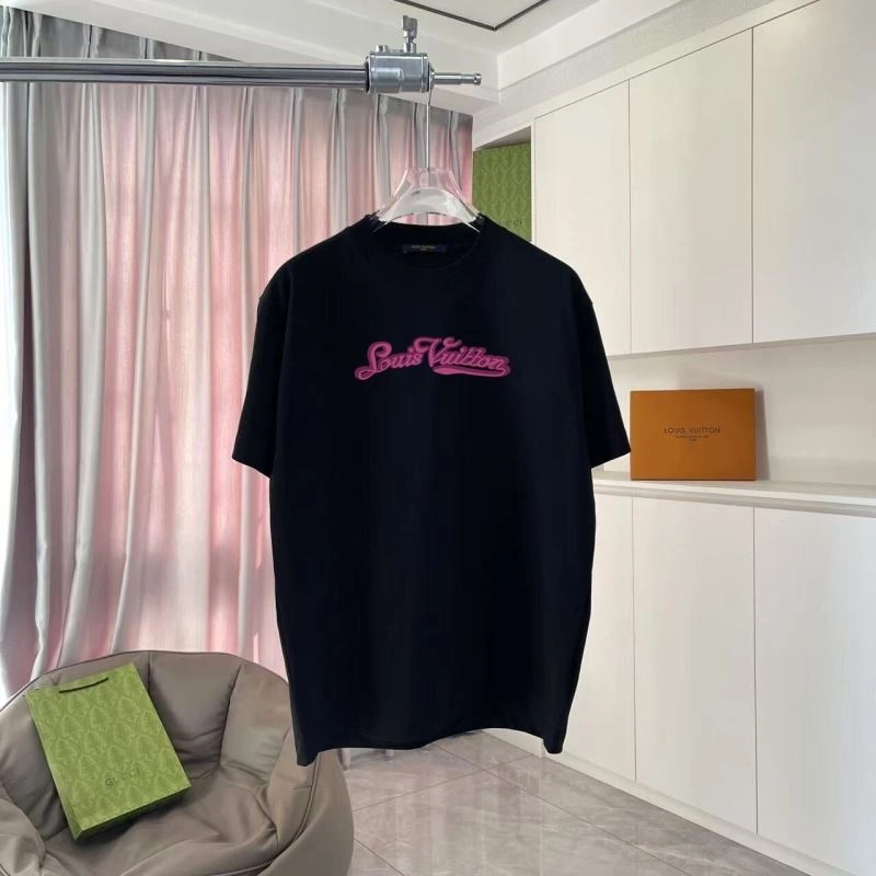 Tailored Louis Vuitton T-Shirts 132128