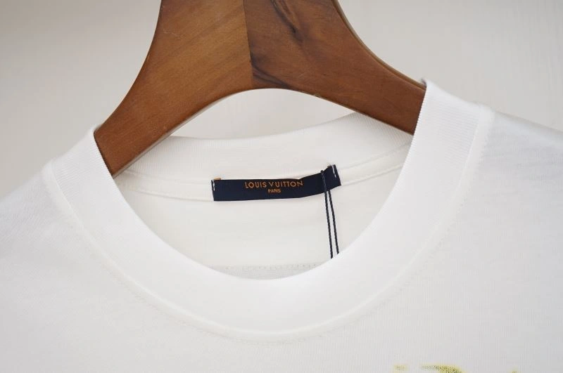 SoftTouch Louis Vuitton T-Shirts 132129
