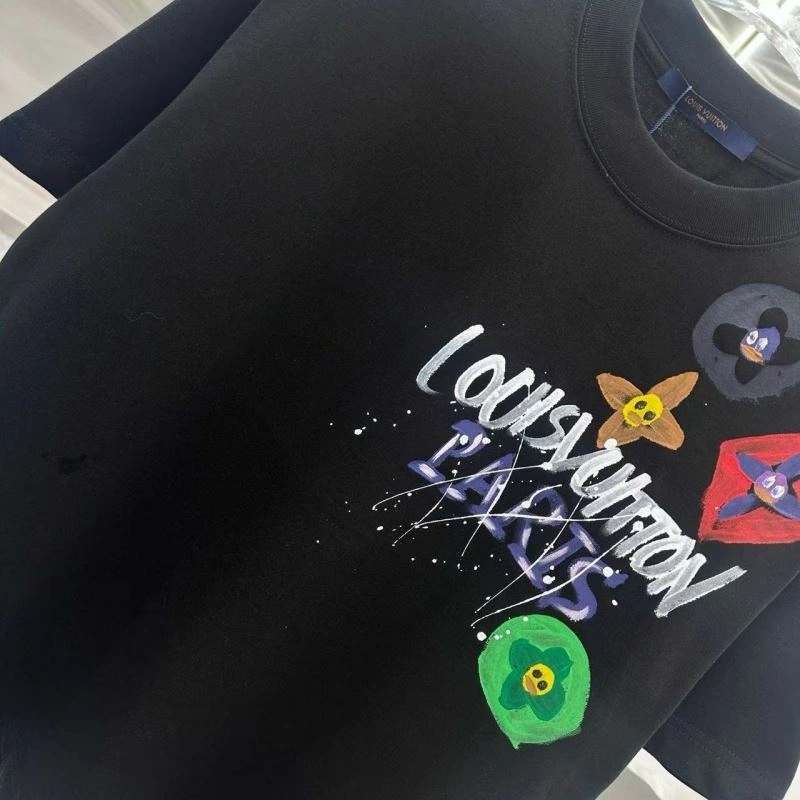 Bright Louis Vuitton T-Shirts 132123
