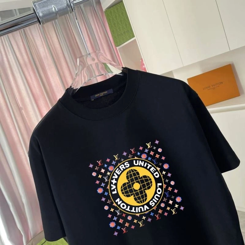 Louis Vuitton T-Shirts Minimalist 132122