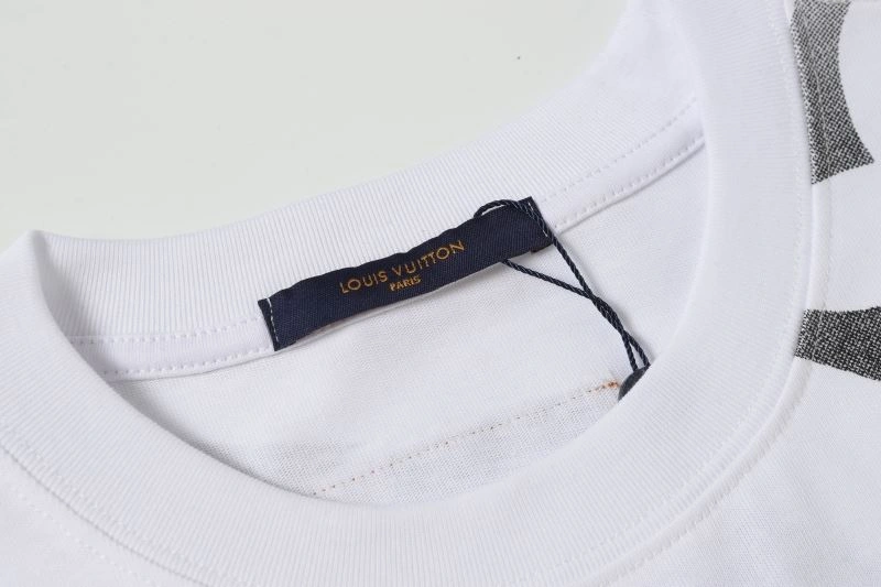 Louis Vuitton T-Shirts TravelReady 132134